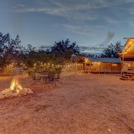 Hotel 12 Fires Luxury Glamping With Heating #5 Johnson City Esterno foto