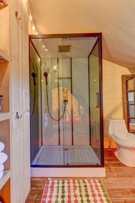 Hotel 12 Fires Luxury Glamping With Heating #5 Johnson City Esterno foto