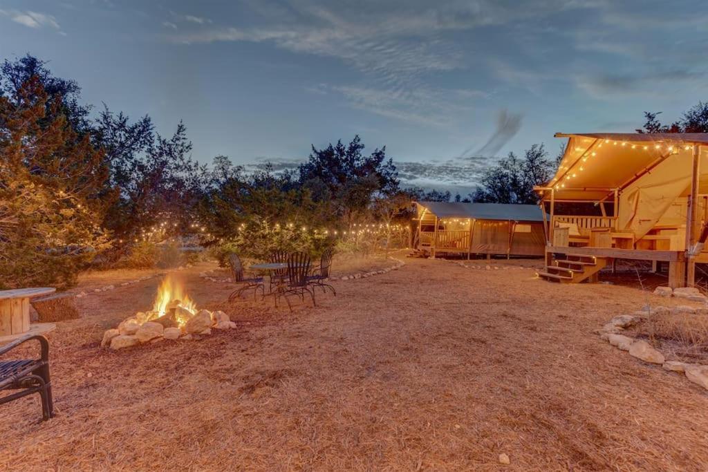 Hotel 12 Fires Luxury Glamping With Heating #5 Johnson City Esterno foto